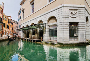 Ingresso acqueo Teatro La Fenice Cà Sant'Angelo Apartments