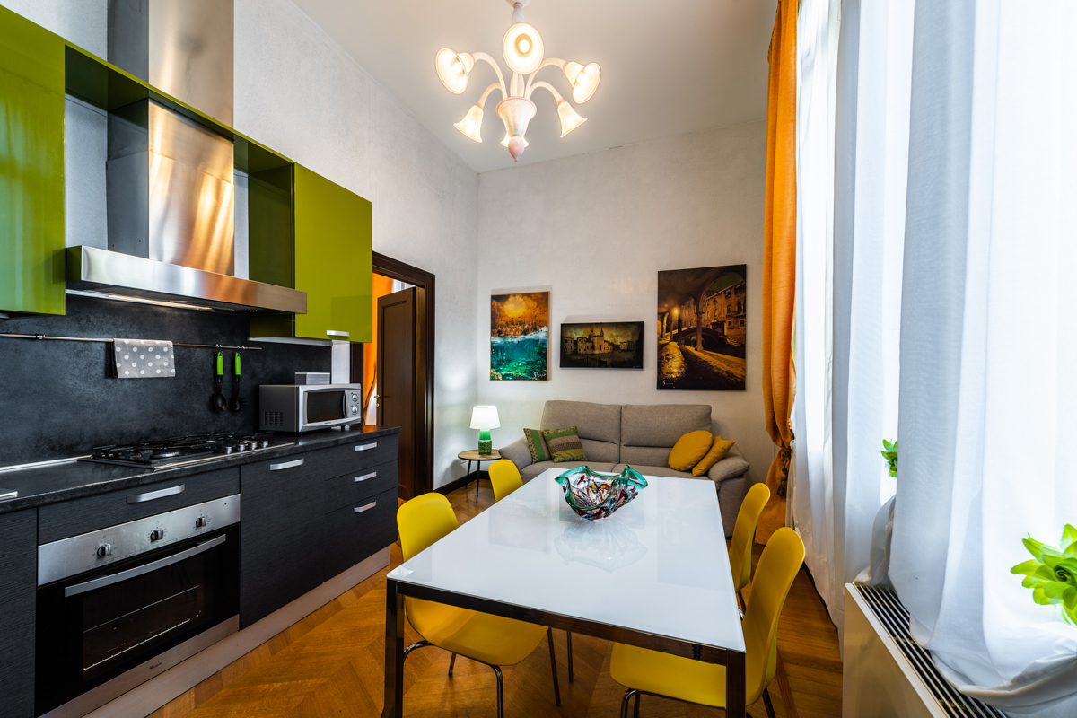 Authentic Venetian Stay San Marco Apartment La Salute in a XV century Palace. www.casantangelo.com