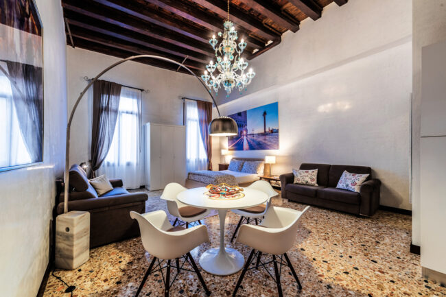 Romantic Apartment Venice Italy for Two Palazzo Ducale Apartment www.casantangelo.com